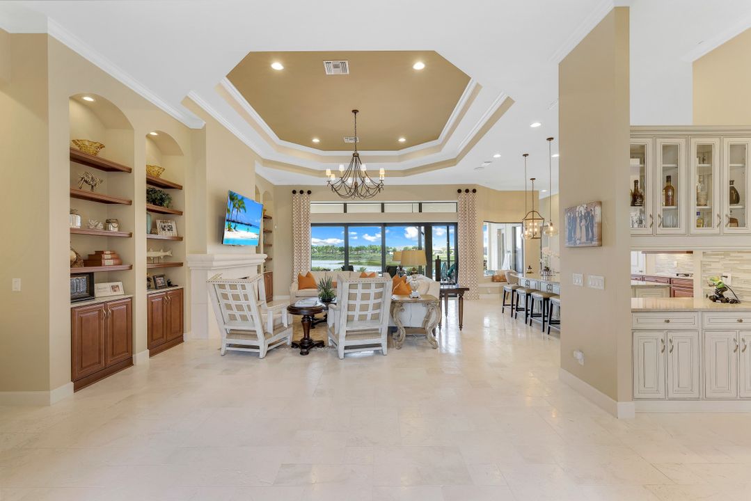 9004 Sorreno Ct, Naples, FL 34119