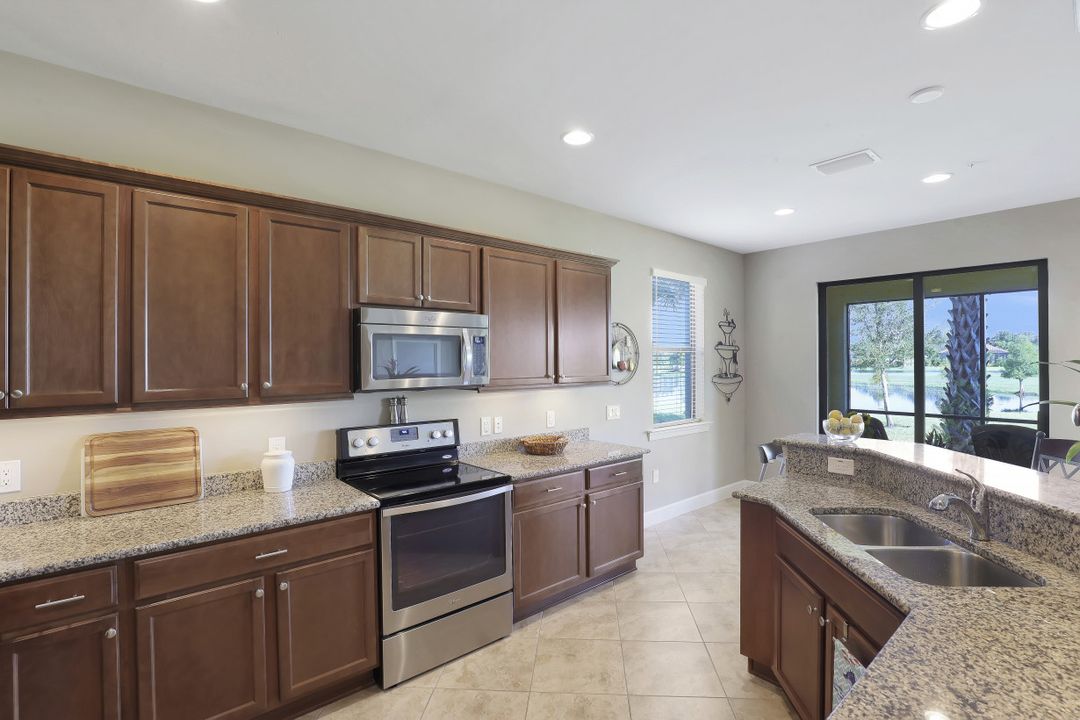 12041 Covent Garden Ct #2204, Naples, FL 34120