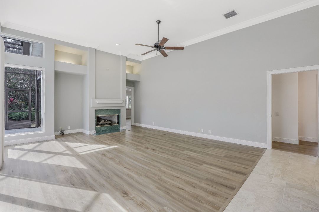 518 Wedgewood Way, Naples, FL 34119