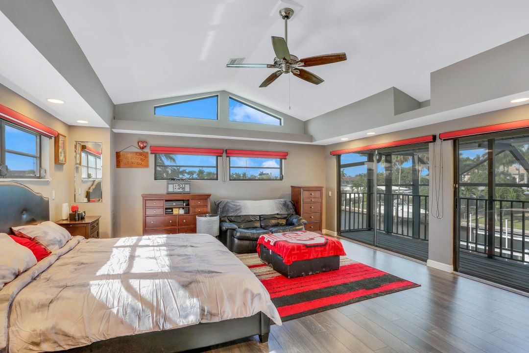 5811 SW 1st Pl, Cape Coral, FL 33914