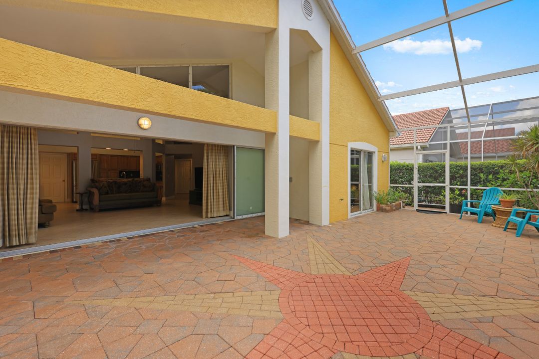 371 Pindo Palm Dr, Naples, FL 34104