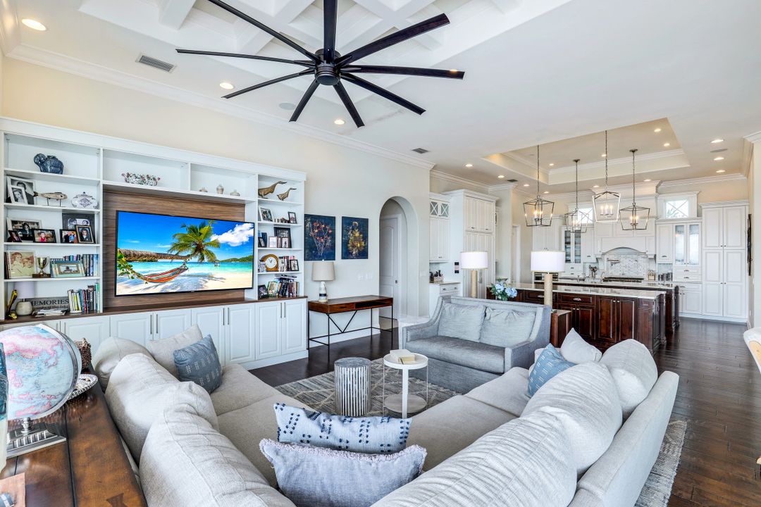 5930 Harborage Dr, Fort Myers, FL 33908