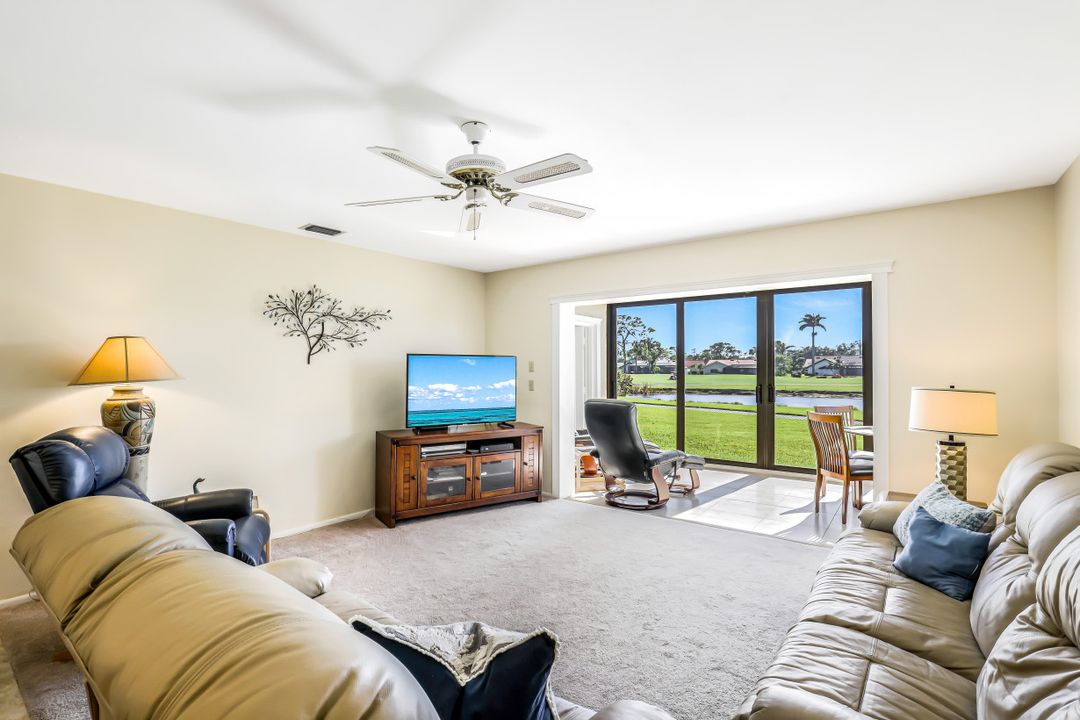 5250 Fox Hollow Dr APT 510, Naples, FL 34104