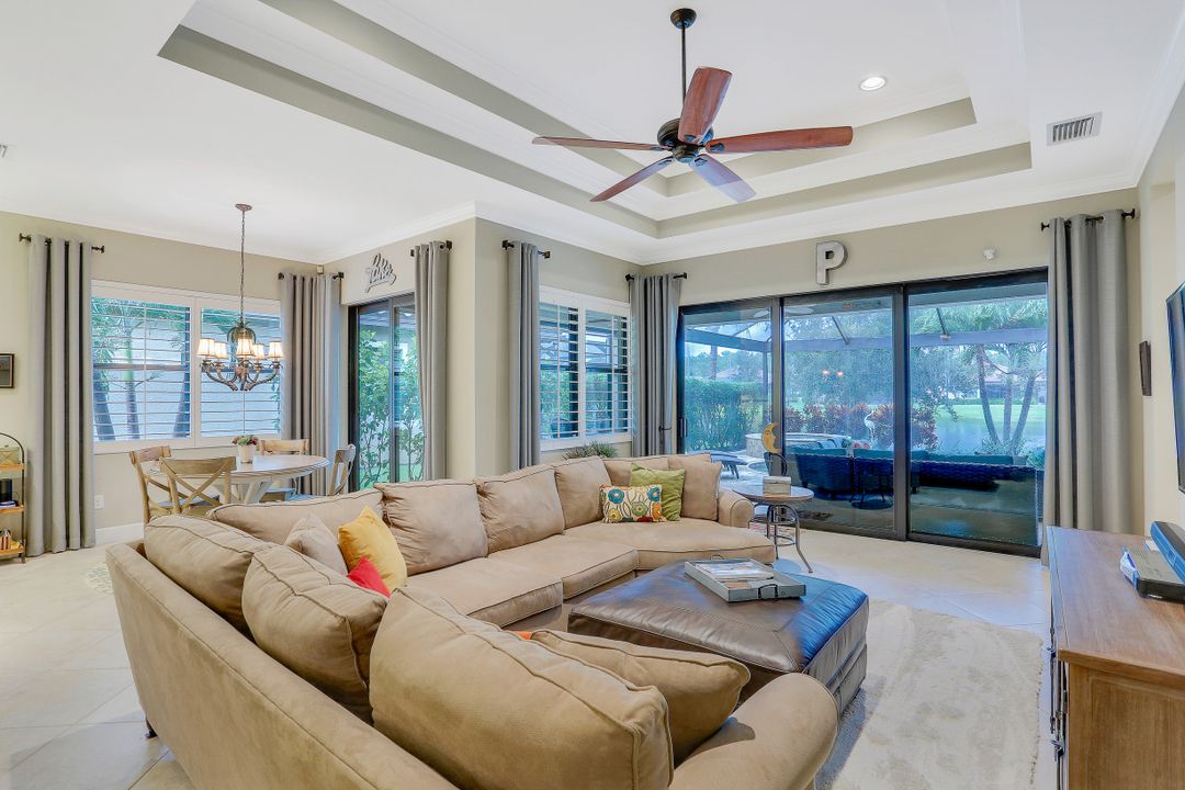 9104 Isla Bella Cir, Bonita Springs, FL 34135