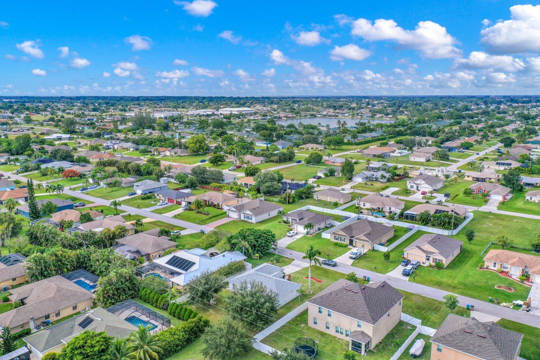 326 SW 19th Ln, Cape Coral, FL 33991