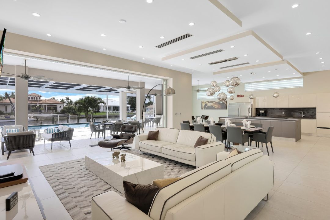 5084 Sorrento Ct, Cape Coral, FL 33904