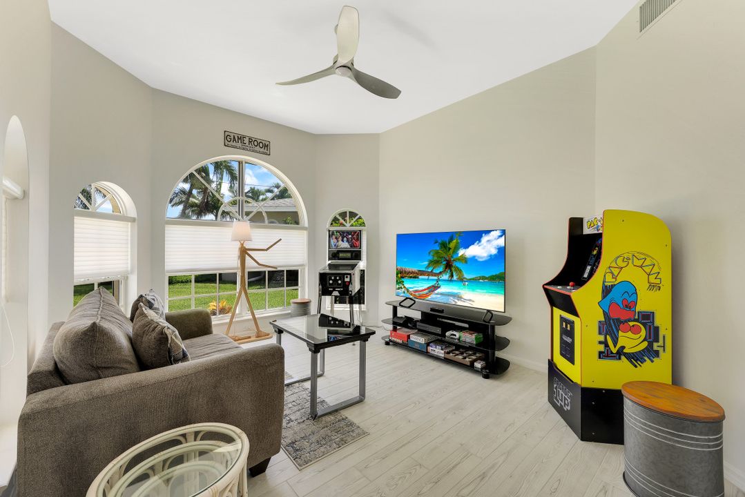 2700 SW 36th Ln, Cape Coral, FL 33914