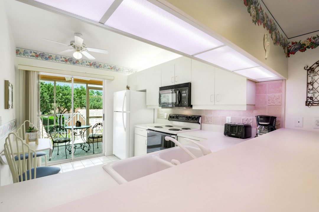 2420 Hidden Lake Dr #1006, Naples, FL 34112