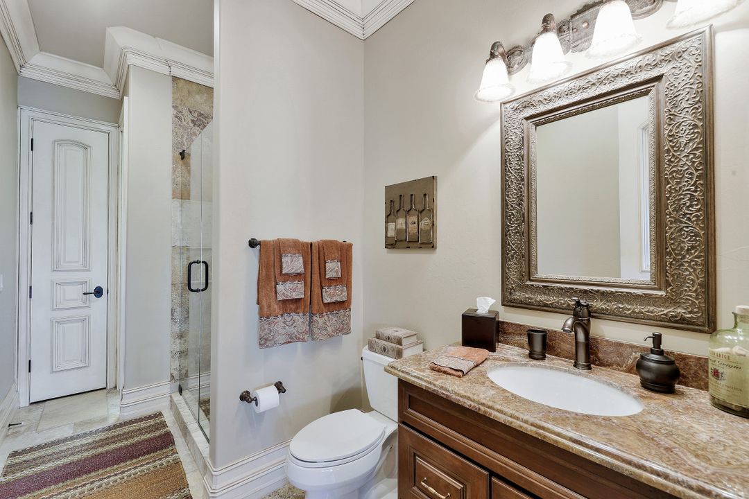 6411 Highcroft Dr, Naples, FL 34119