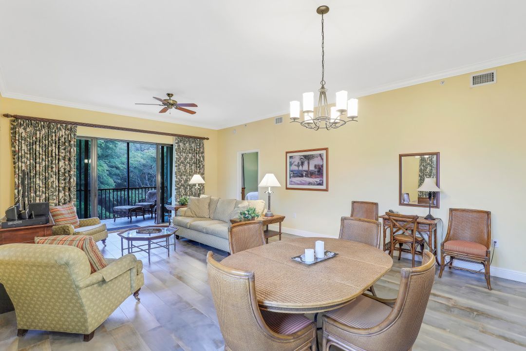 1025 Sandpiper St #E-203, Naples, FL 34102