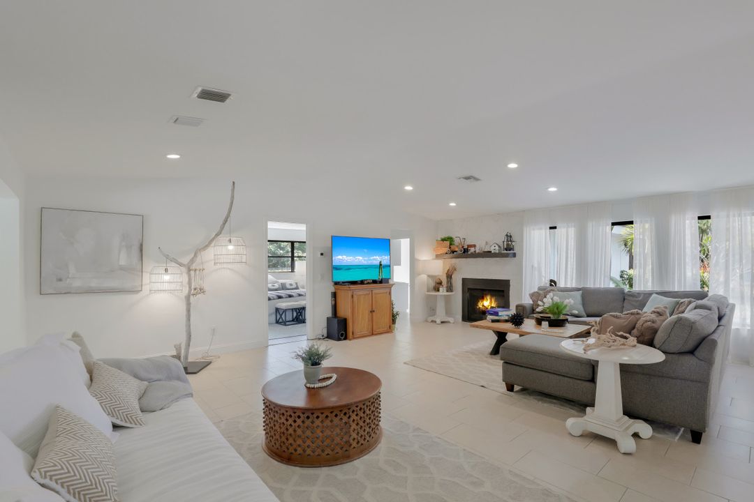 6640 Trail Blvd, Naples, FL 34108