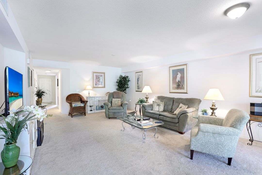 15505 Cedarwood Ln #204, Naples, FL 34110