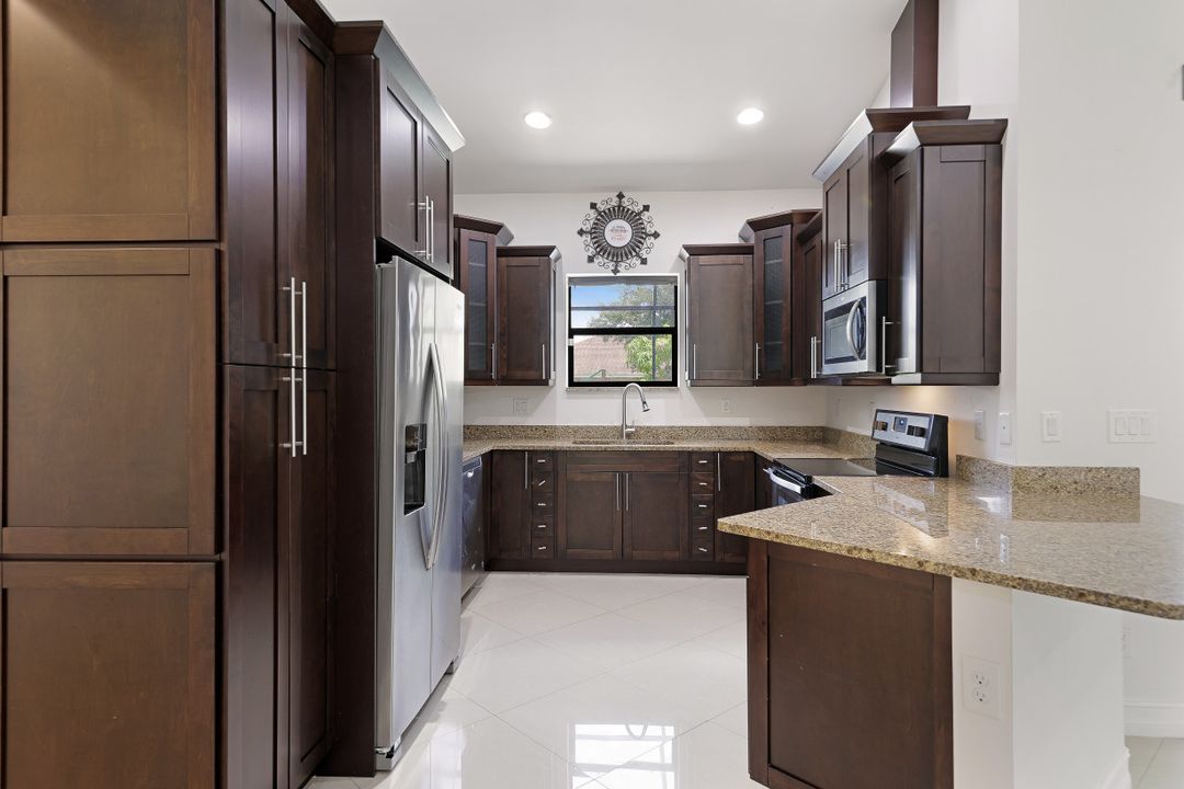 1011 NW 16th Pl, Cape Coral, FL 33993