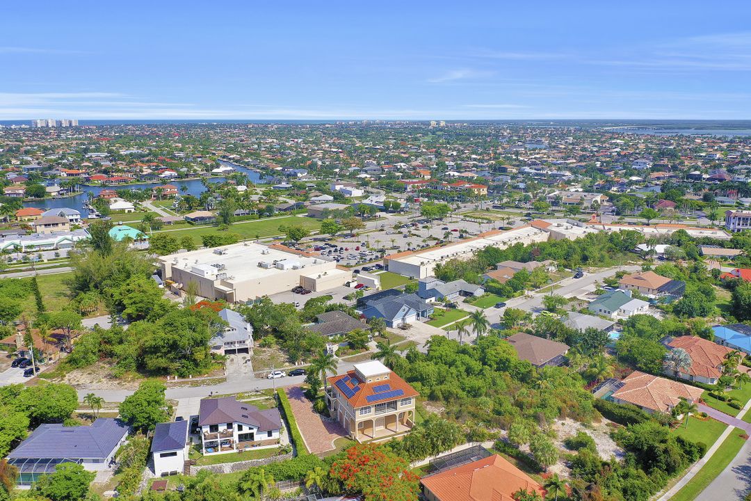 1827 Dogwood Dr, Marco Island, FL 34145