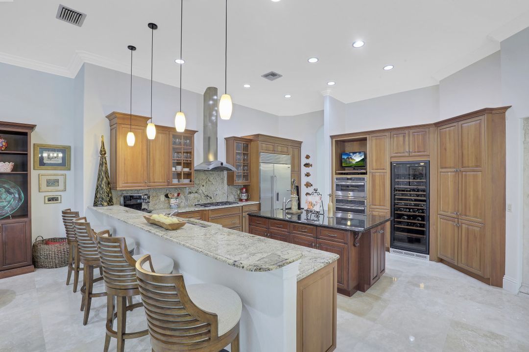 795 Brentwood Point, Naples, FL 34110