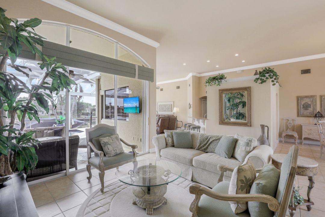 1786 Hummingbird Ct, Marco Island, FL 34145