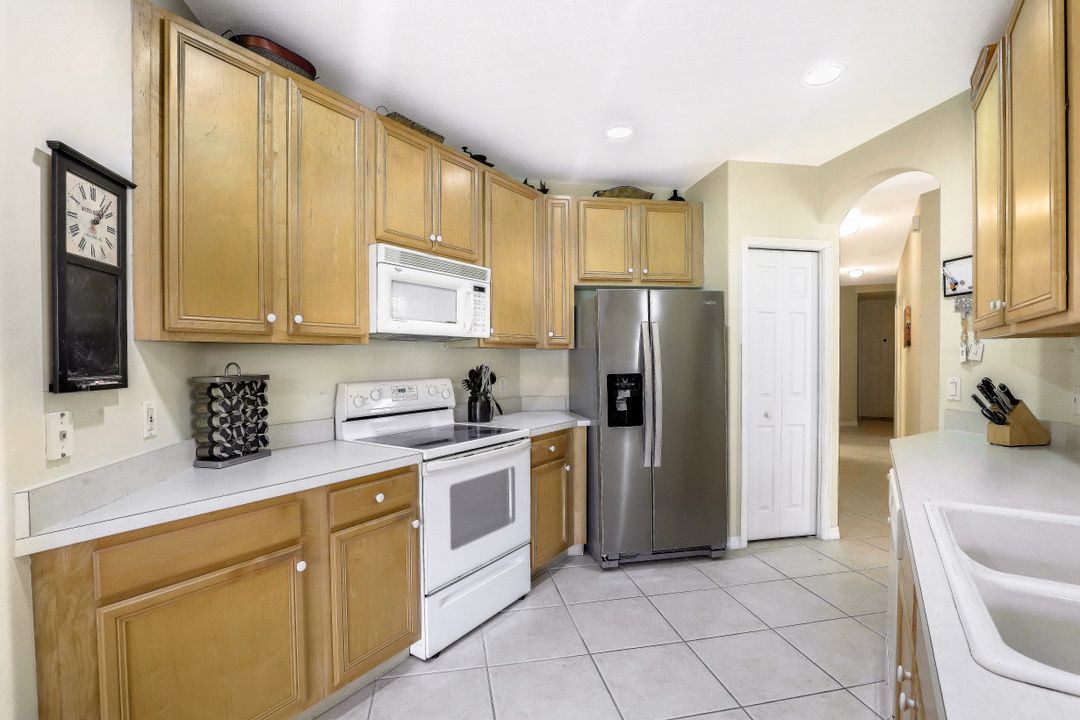 6850 Sterling Greens Dr #101. , Naples, FL 34104