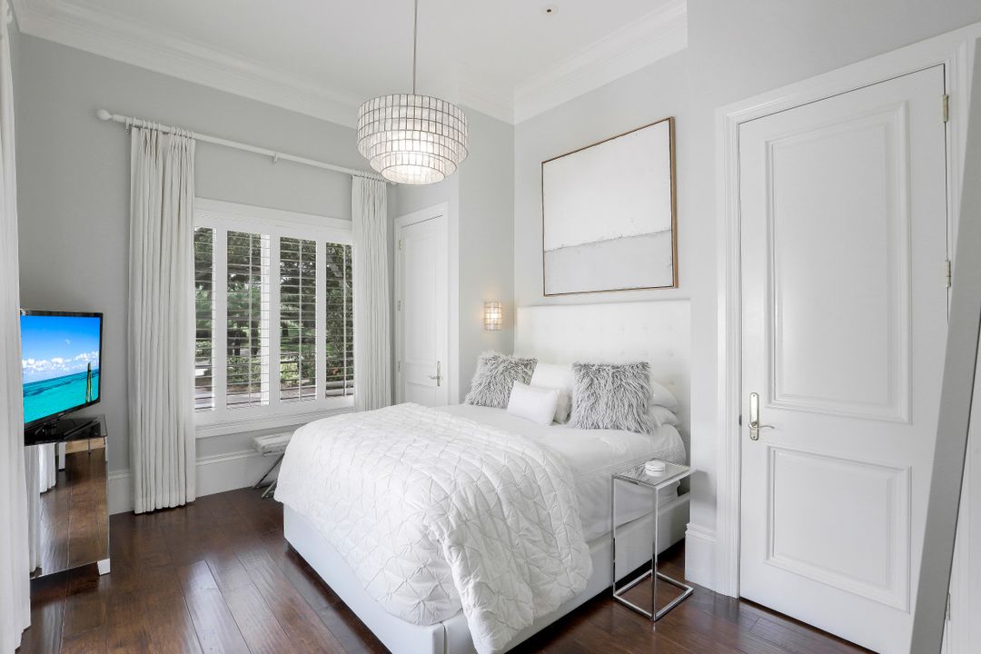 15655 Villoresi Way, Naples, FL 34110