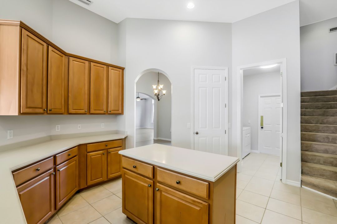 2227 Grove Dr, Naples, FL 34120