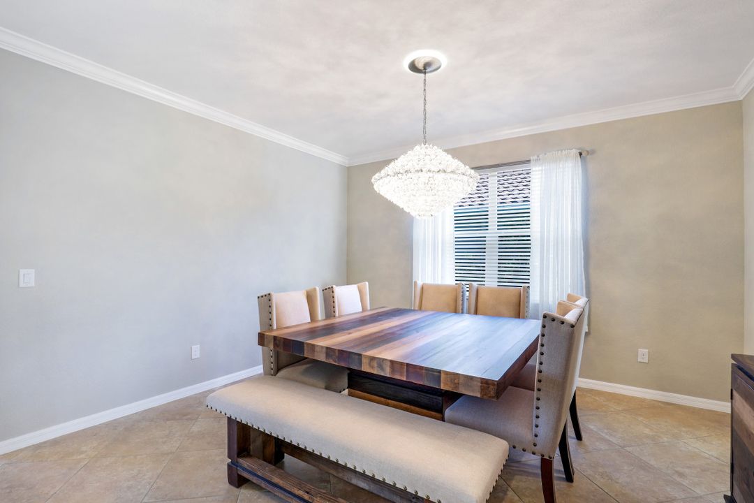 2262 Vermont Ln, Naples, FL 34120