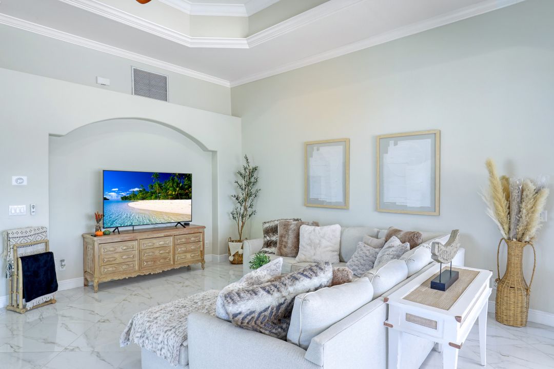 2418 NW 28th St, Cape Coral, FL 33993