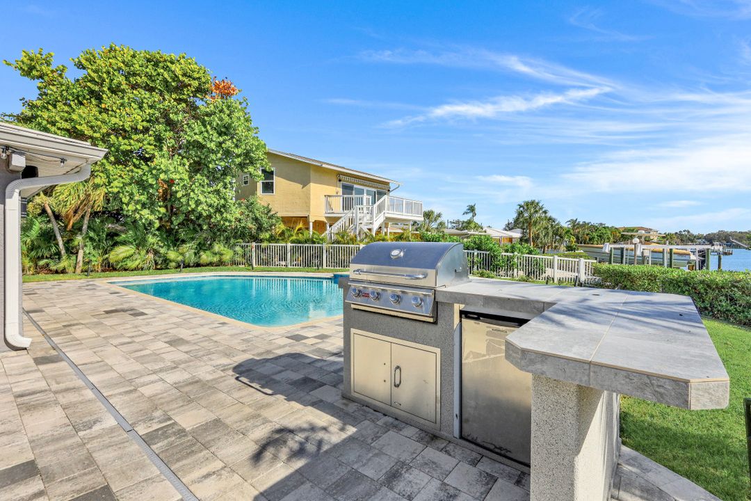 120 79th St S, St. Petersburg, FL 33707