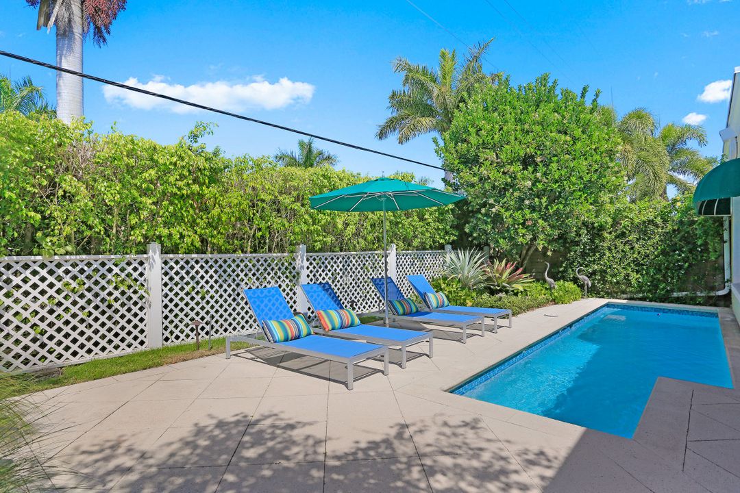 3725 Rachel Ln, Naples, FL 34103