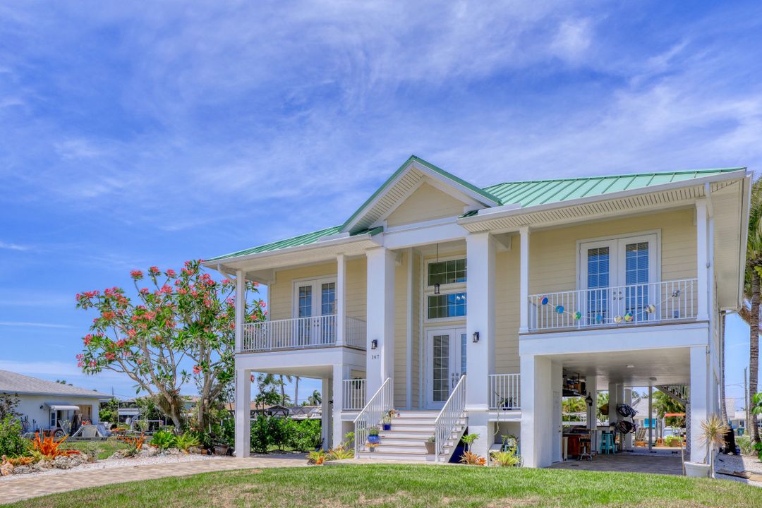 147 San Salvador St, Naples, FL 34113