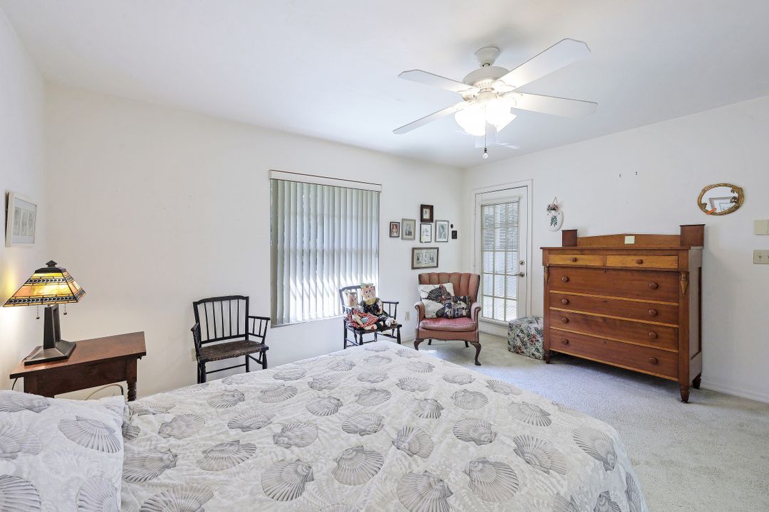 812 102nd Ave N, Naples, FL 34108