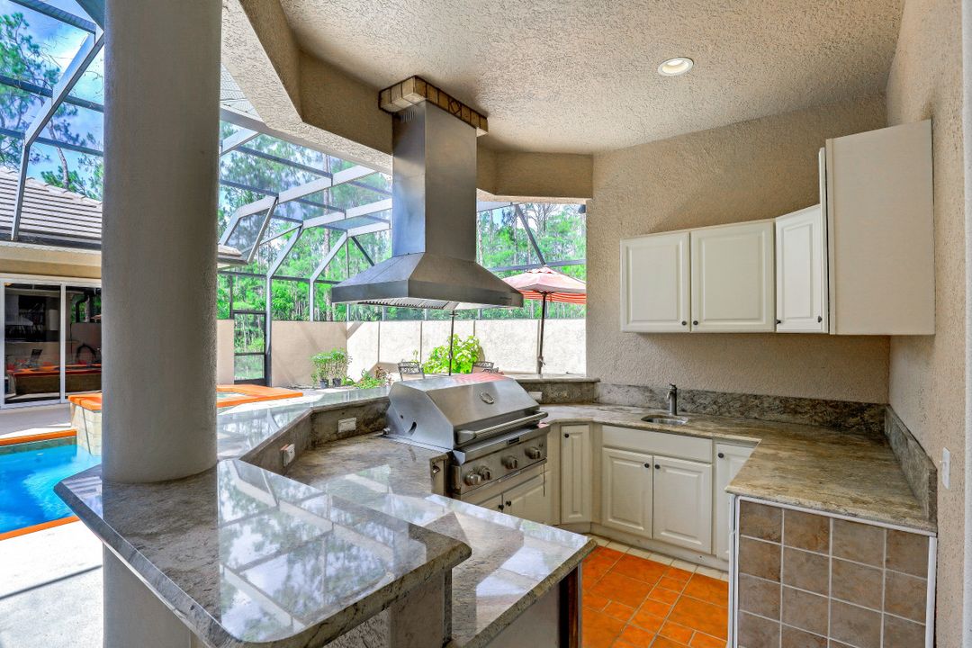 3660 7th Ave NW, Naples, FL 34120