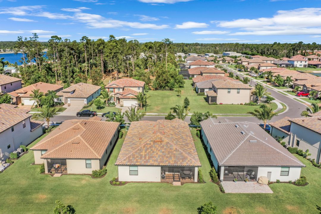 9460 Foxglove Ln, Naples, FL 34120