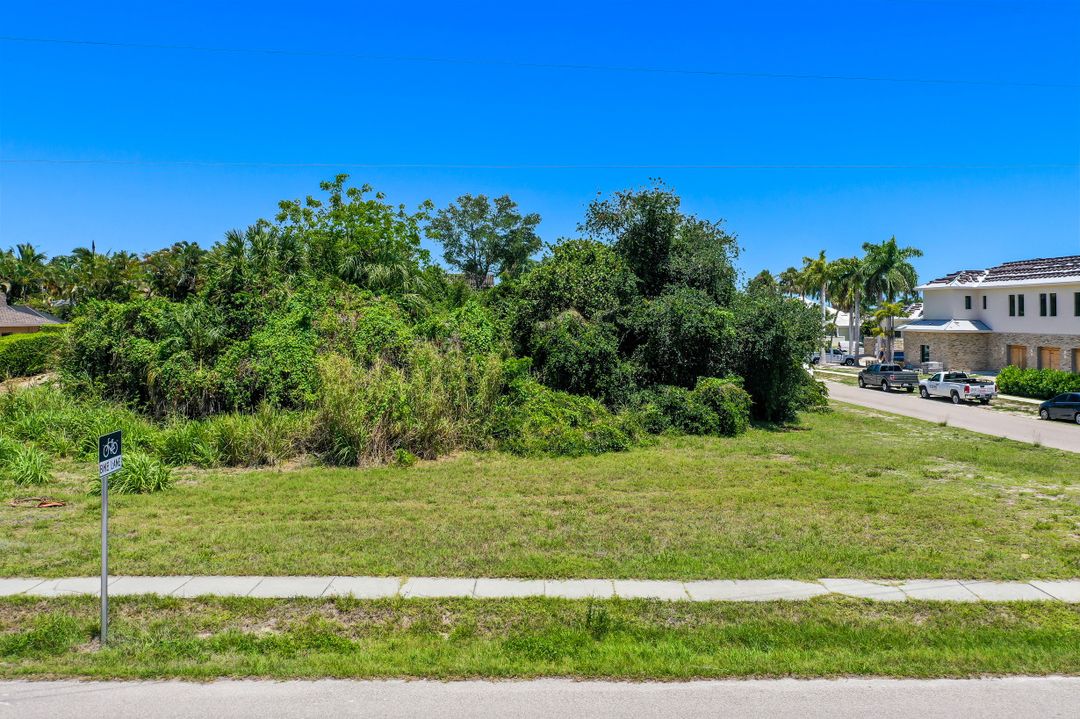 849 S Barfield Dr, Marco Island, FL 34145