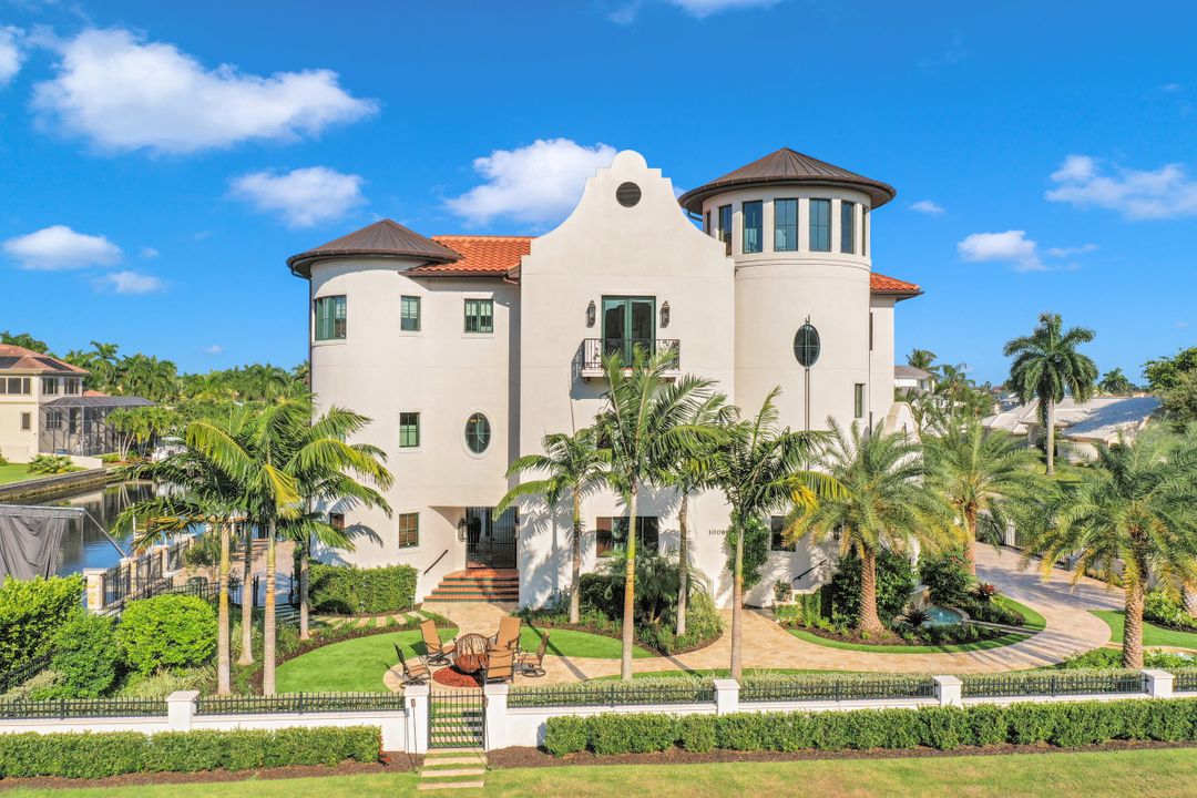 10080 Gulf Shore Dr, Naples, FL 34108