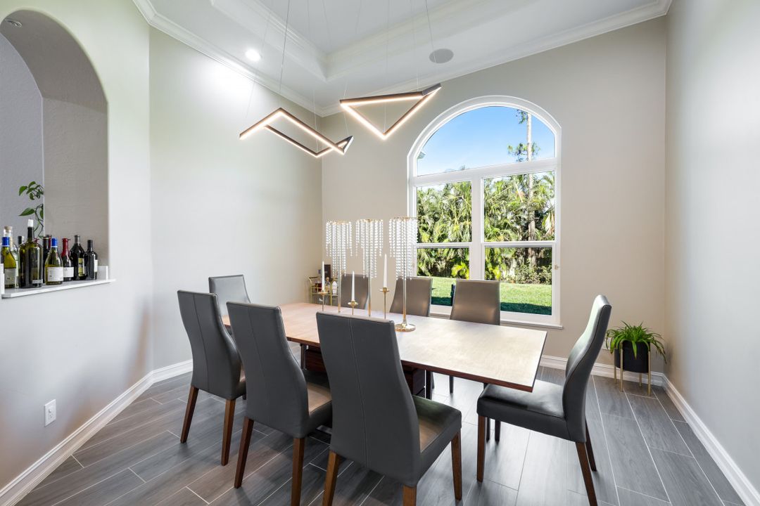 4055 1st Ave SW, Naples, FL 34119