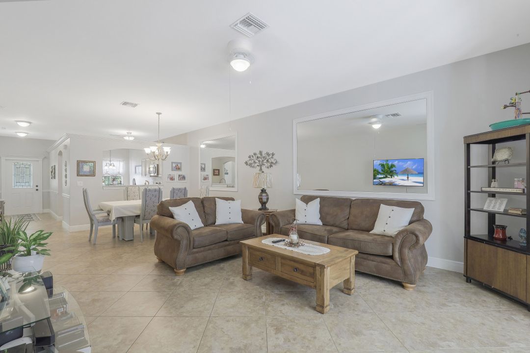 7782 Berkshire Pines Dr, Naples, FL 34104