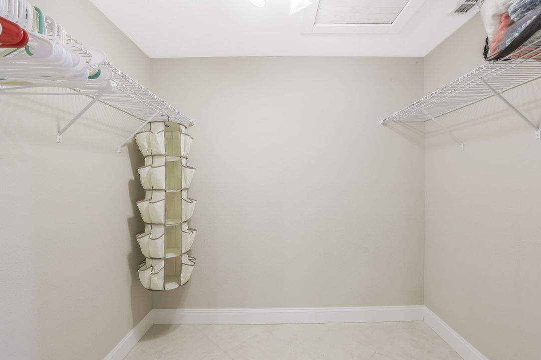 6474 Royal Woods Dr, Fort Myers, FL 33908