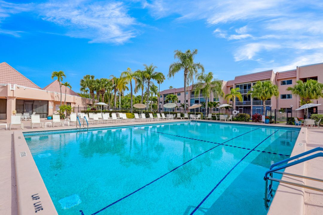 300 Forest Lakes Blvd #102, Naples, FL 34105