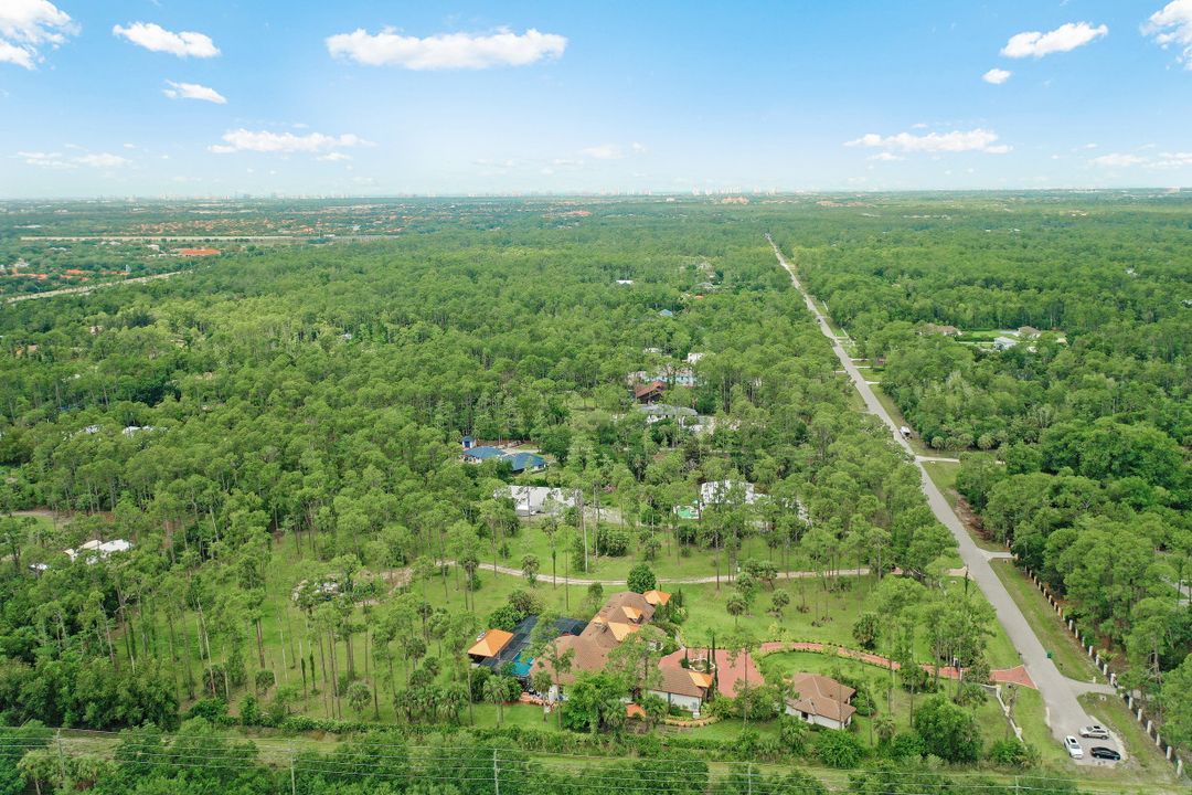 5610 Bur Oaks Ln, Naples, FL 34119