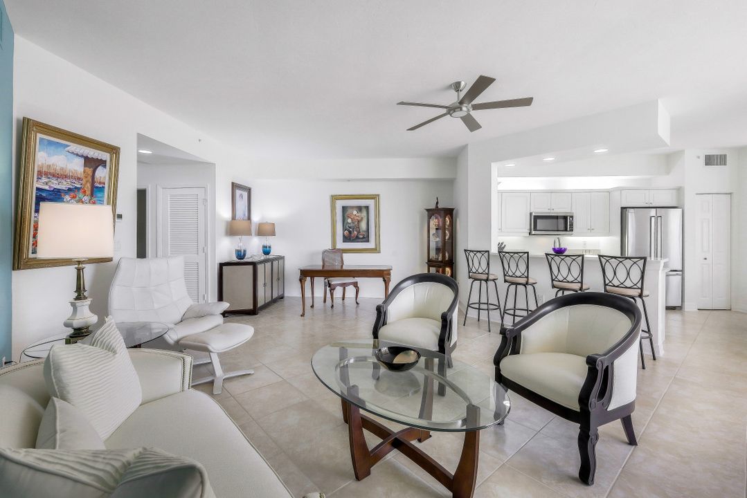 450 Bayfront Pl #4206, Naples, FL 34102