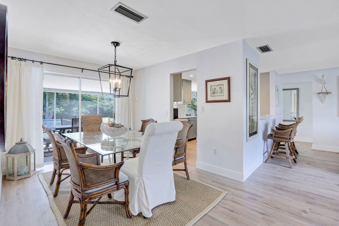 580 105th Ave N, Naples, FL 34108