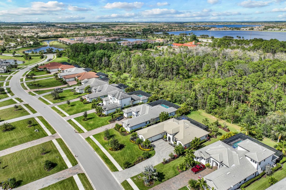 2303 Somerset Pl, Naples, FL 34120