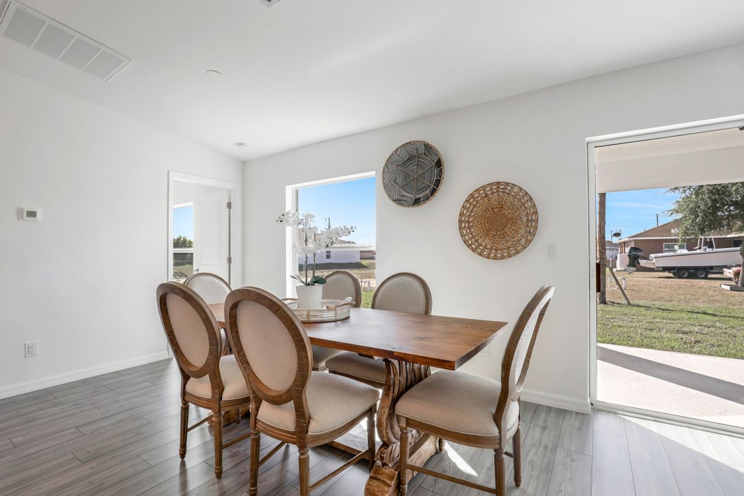 208 NW 28th Terrace, Cape Coral, FL 33993