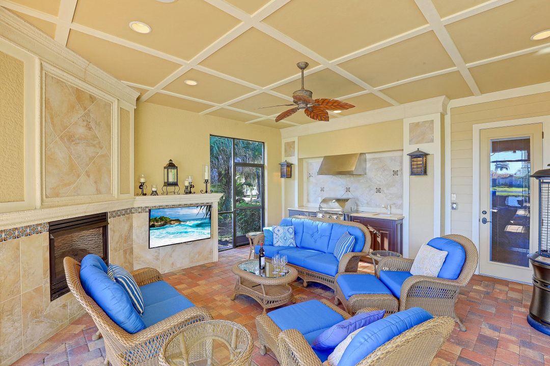 3740 Mossy Oak Dr, Fort Myers, FL 33905