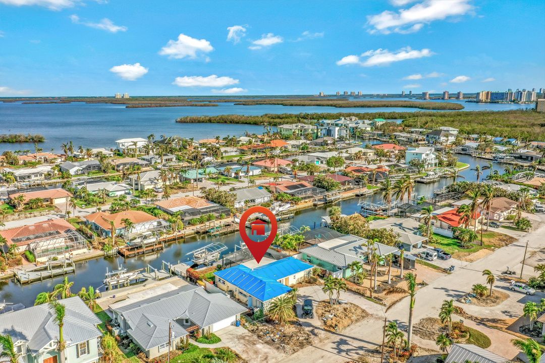 9 Sunview Blvd, Fort Myers Beach, FL 33931