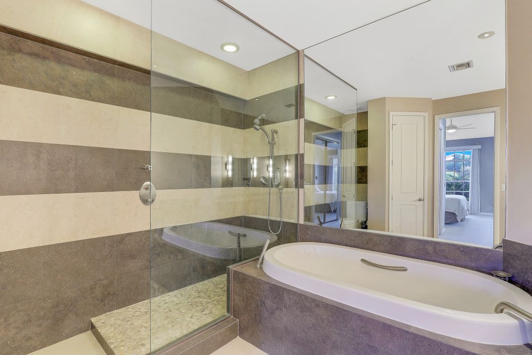 1825 Seville Blvd #821, Naples, FL 34109