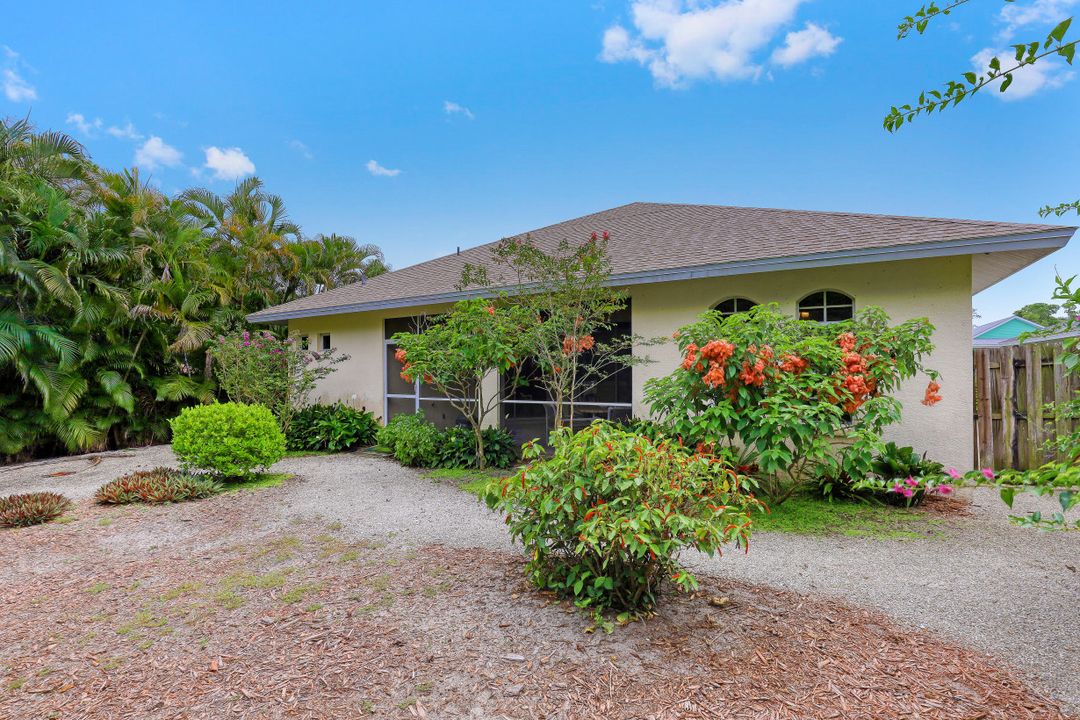 61 1st St, Bonita Springs, FL 34134