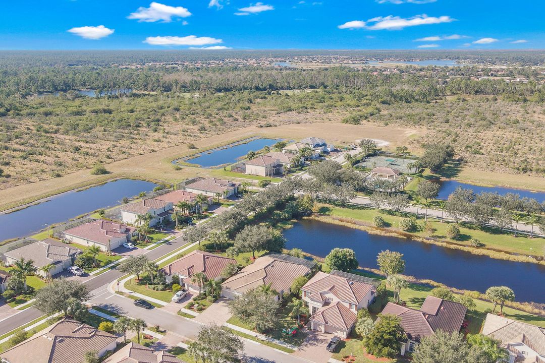 2065 Mandarin Ln, Naples, FL 34120