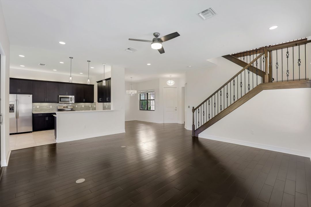 4489 Aurora St, Naples, FL 34119