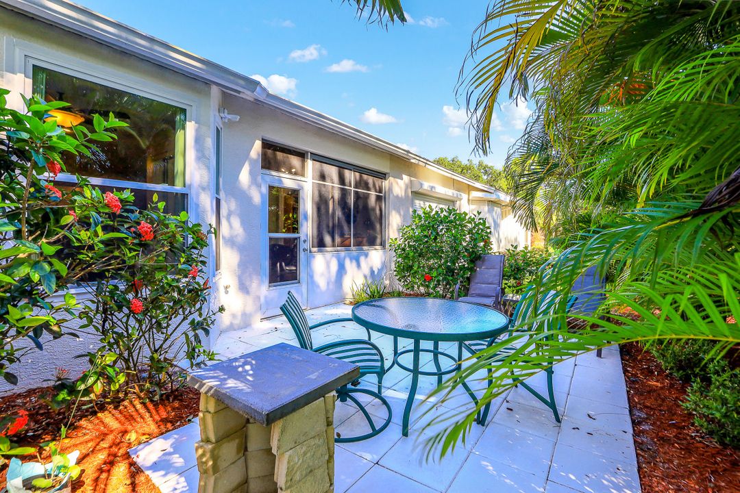 20655 Country Barn Dr, Estero, FL 33928