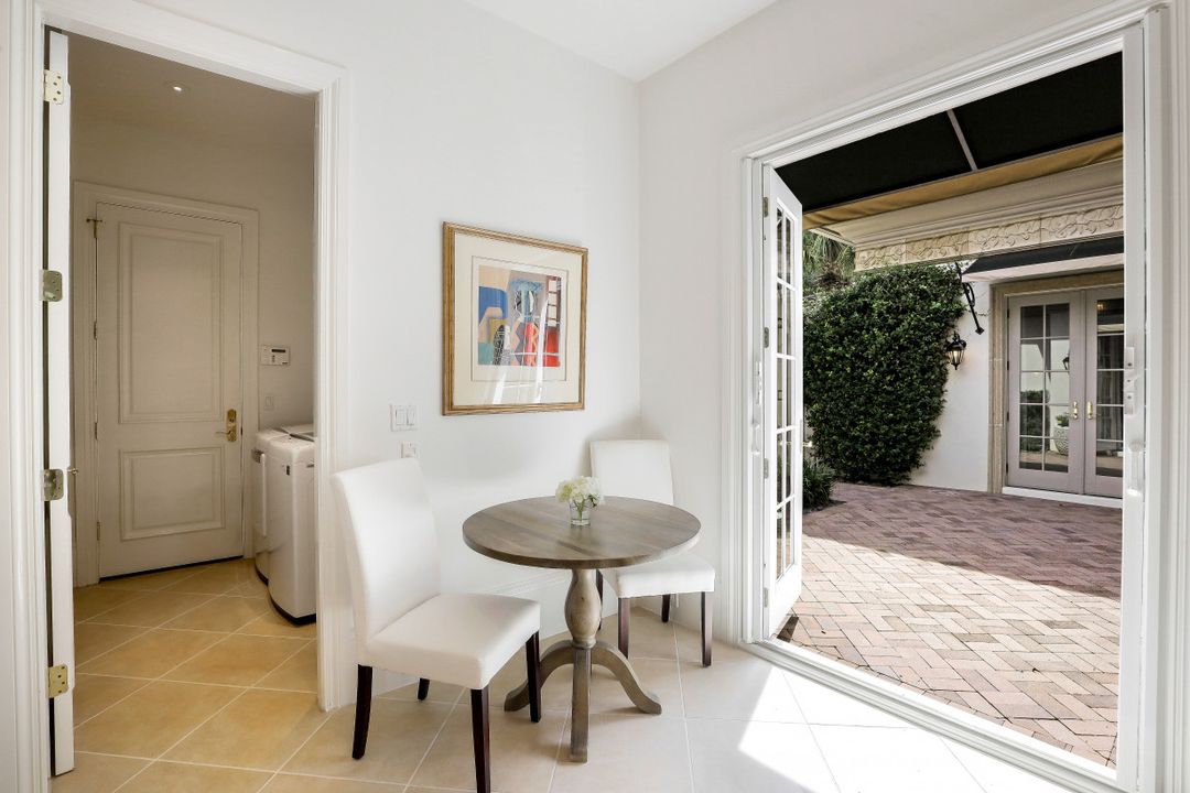 15655 Villoresi Way, Naples, FL 34110